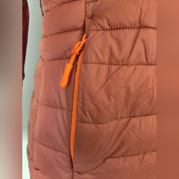 Reebok NEW WITH TAGS  Women's Burgundy and Orange Puffer Jacket. Size Small - Picture 3 of 15